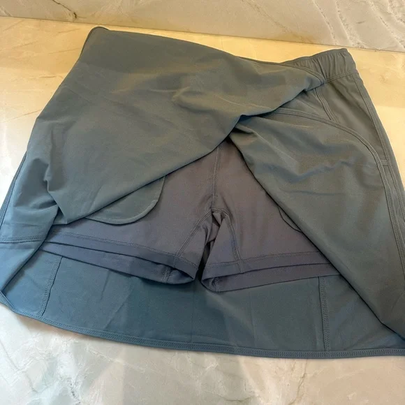 Patagonia Women's Fleetwith Skort NWT - Picture 7 of 8